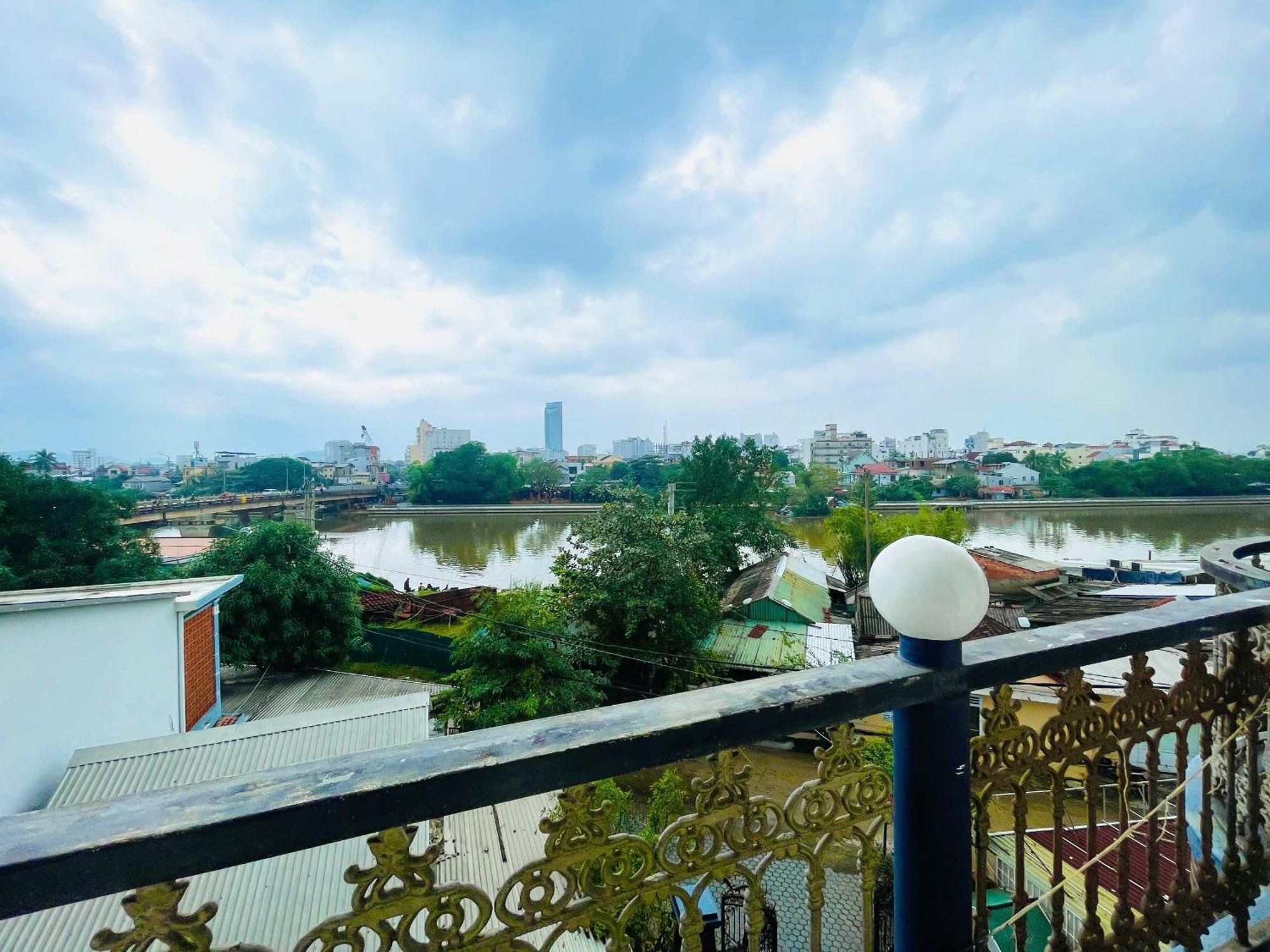 Nam Phuong Riverside Villa Хюэ Экстерьер фото